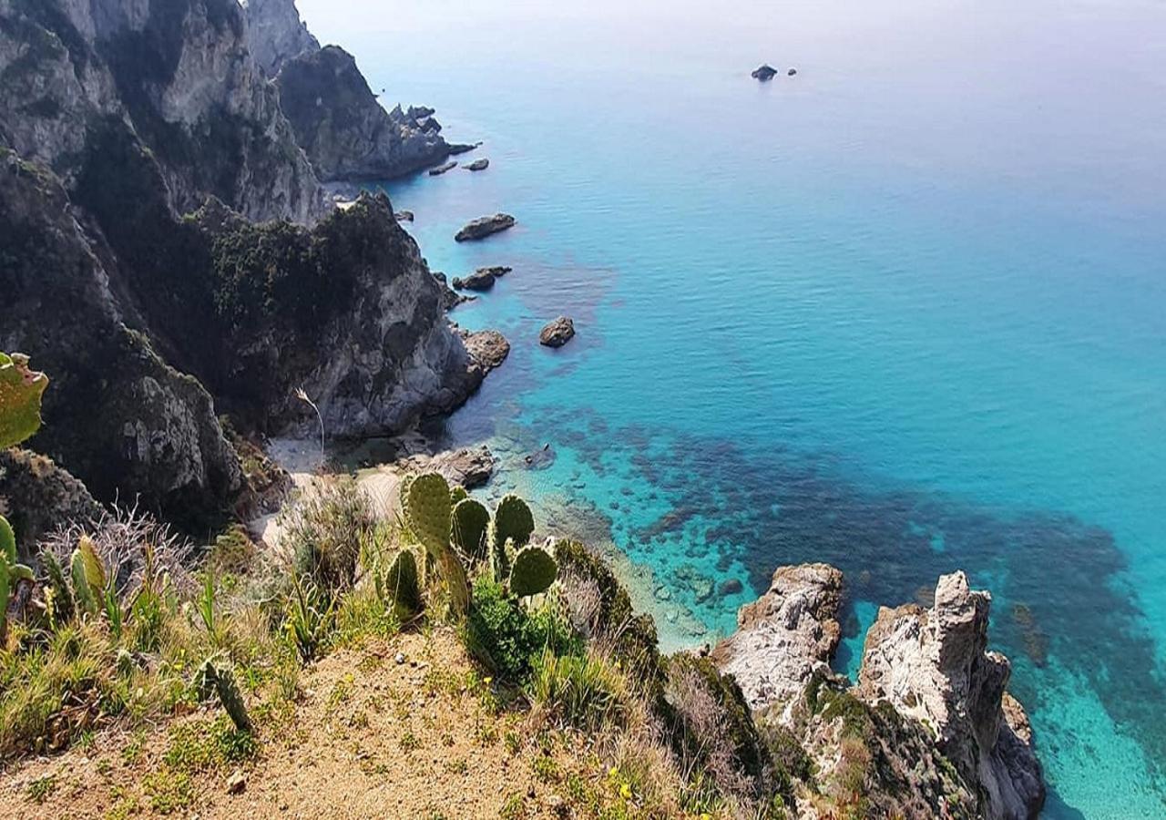 Ninfa Sul Mare Apartments 50 M E T R I Dal Mare Parcheggio Gratuito Custodito Capo Vaticano Extérieur photo